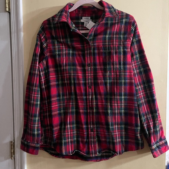 LL Bean flannel shirt, Relaxed Fit, women’s medium - Picture 1 of 4